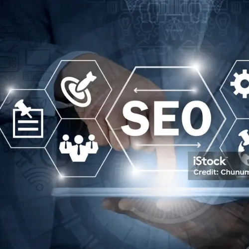 surrounded by icons and graphics related to best seo expert in Malappuram
